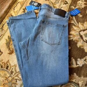 Vince Camuto Men's Straight Jeans in Light Blue